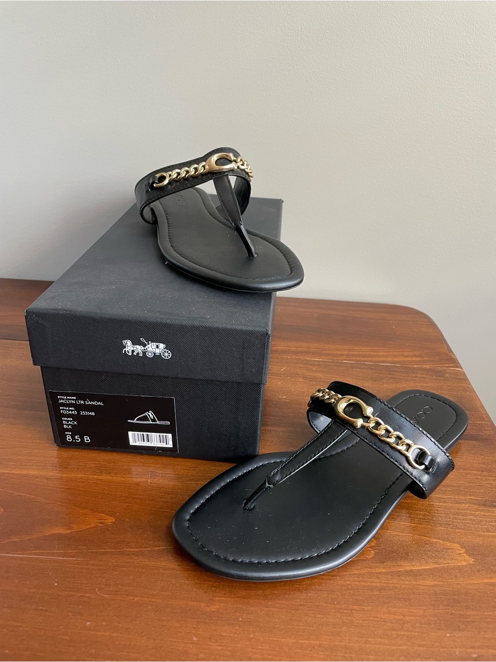 Coach Black Leather Thong Sandals with Gold Chain Accent Size 8.5